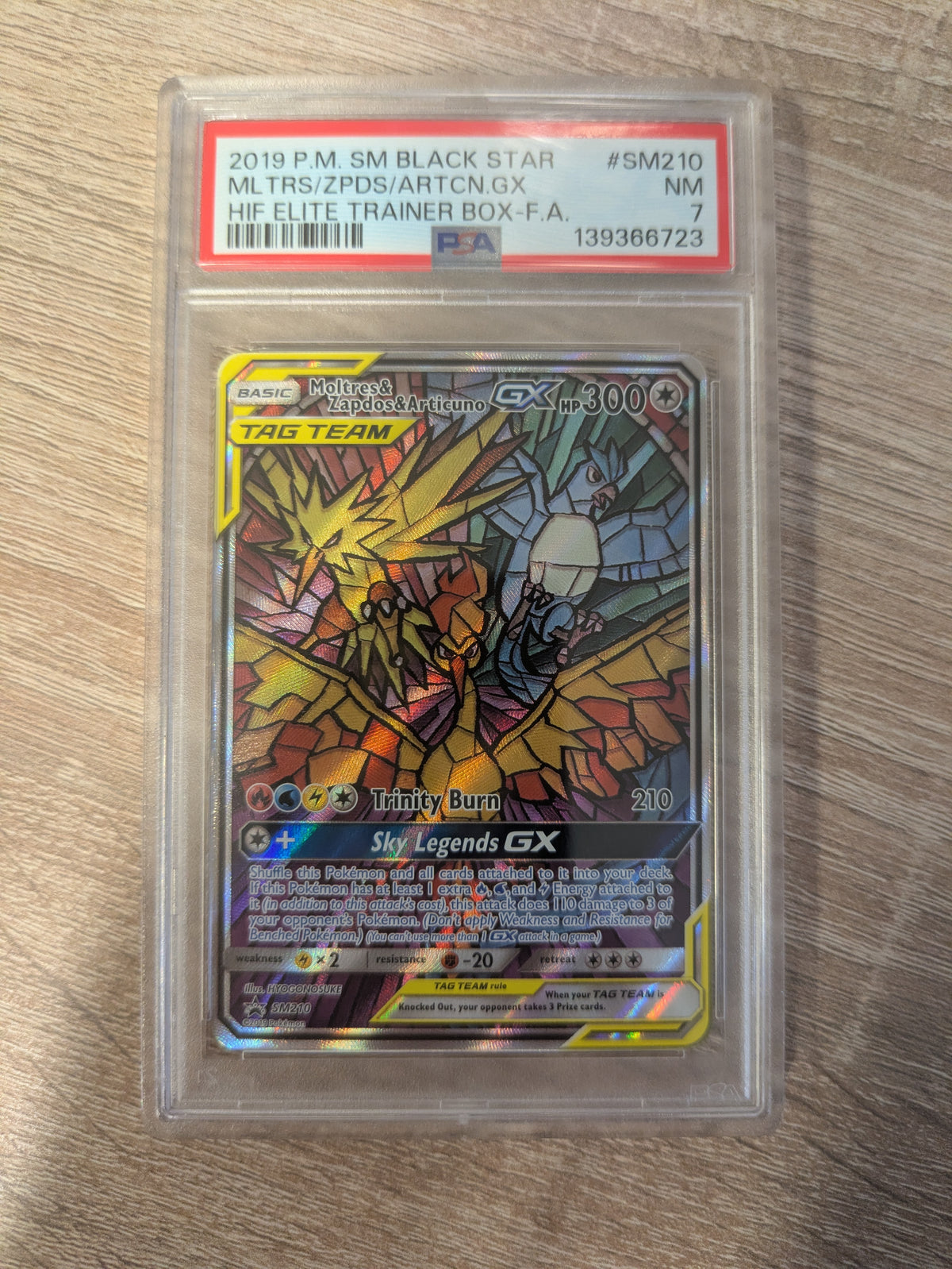 Moltres &amp; Zapdos &amp; Articuno GX (SM 210) PSA 7 - Englisch